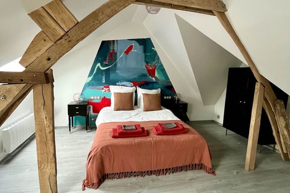 La Madelaine-sous-Montreuil Apartment | Gîte Ysé, sleeps 4