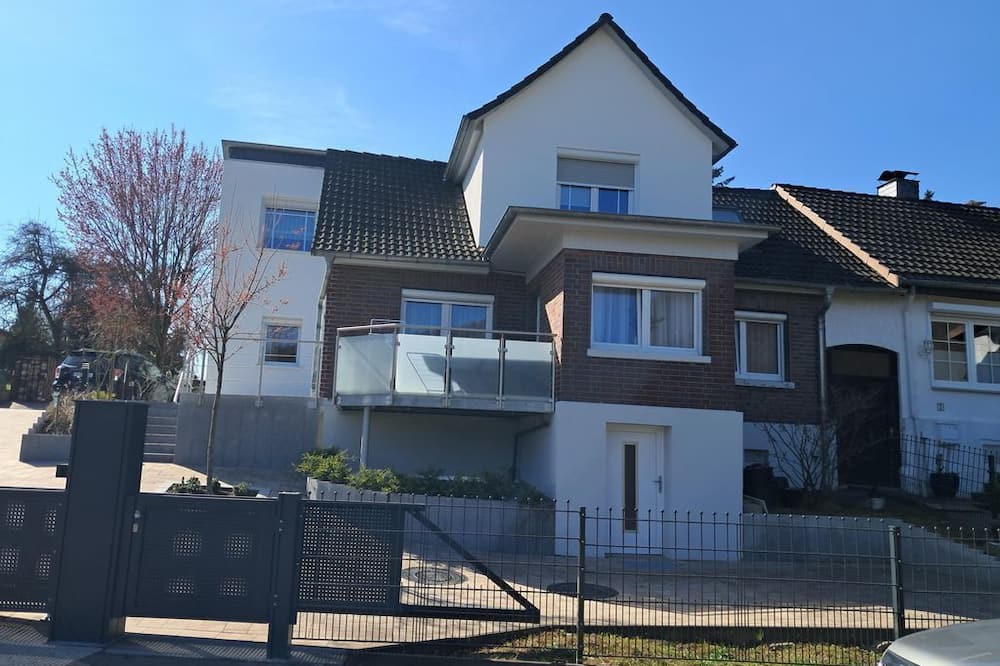 Bad Pyrmont Apartment | Ferienwohnung Löwensen - apartment/apartment, shower, WC, 1 bedroom