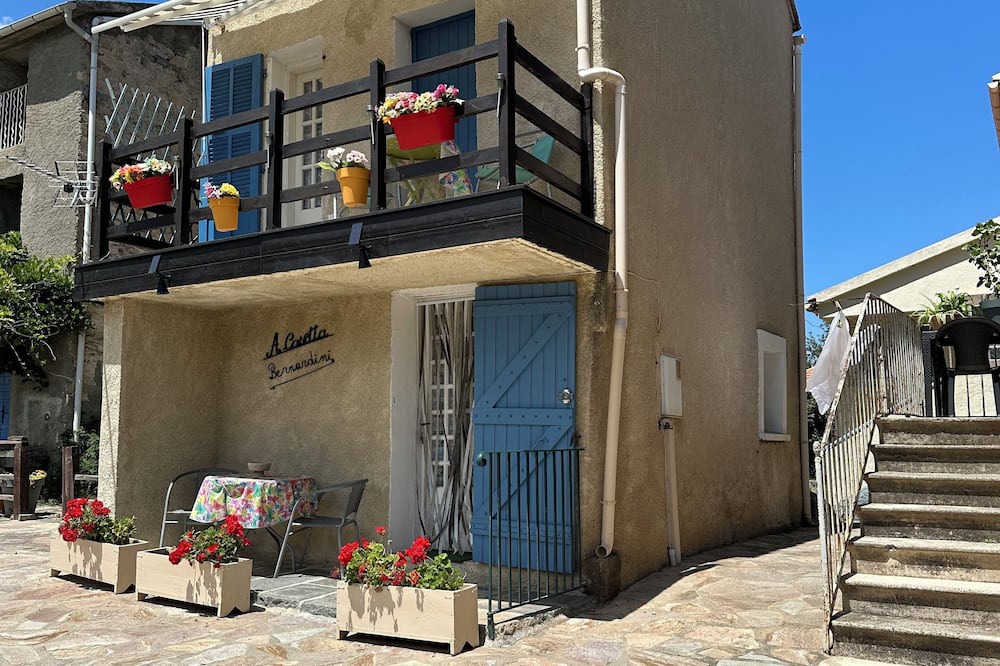Santo-Pietro-di-Venaco House | A. Casetta Centre de CorsicanSanto Pietro di Venaco
