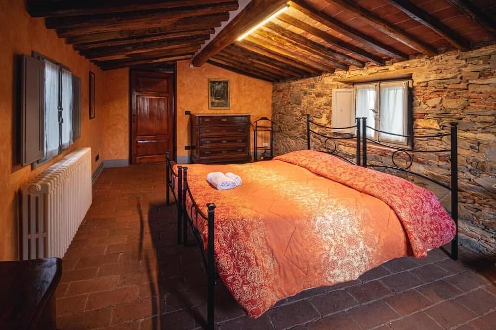 Sant'Andrea di Compito House | Casolare della Quiete ; Rustico Toscano [ 6 rooms ; 4 baths ]