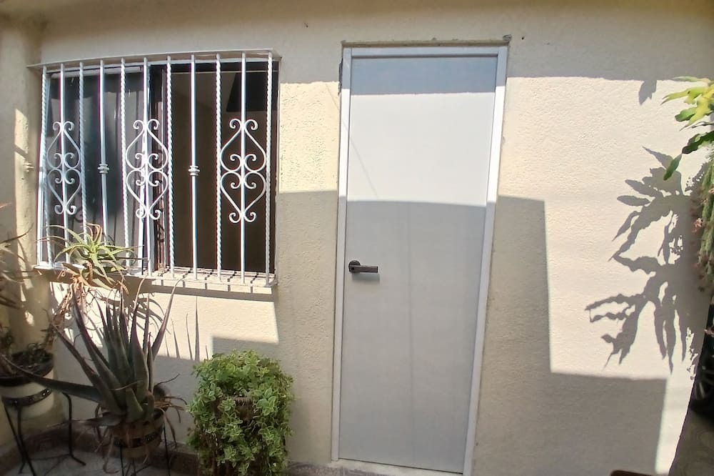 Ezequiel Montes House | Independent room, 2 persons, near tourist attractions of the area.