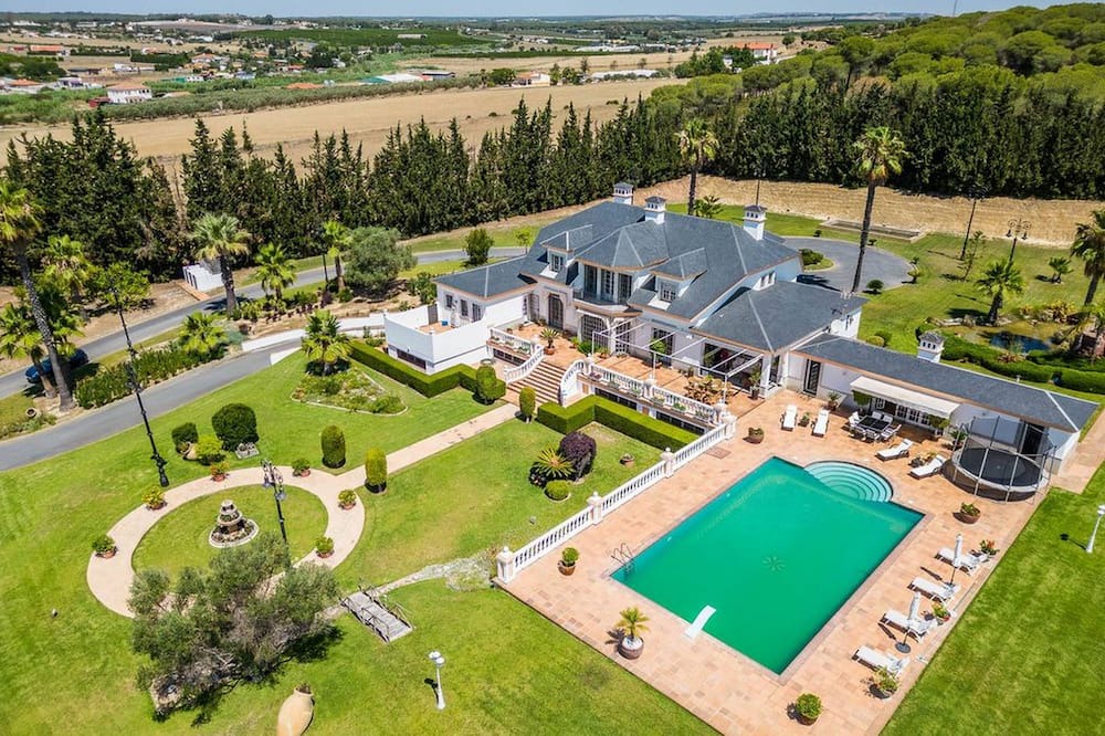 Aljaraque Villa | Exclusive villa in a quiet and private setting