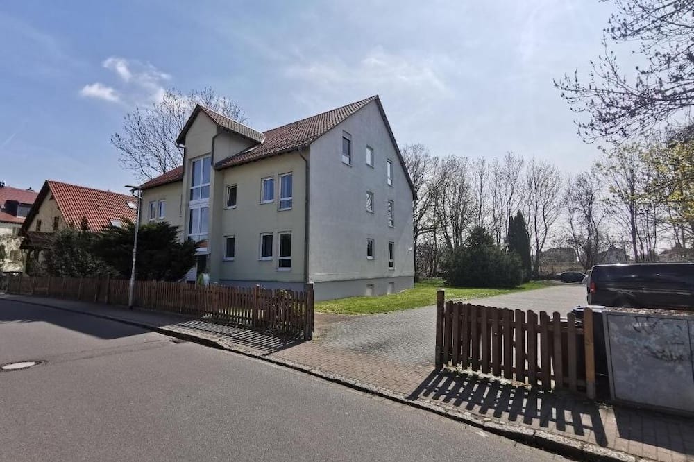 Borsdorf House | Pension Leipzig East