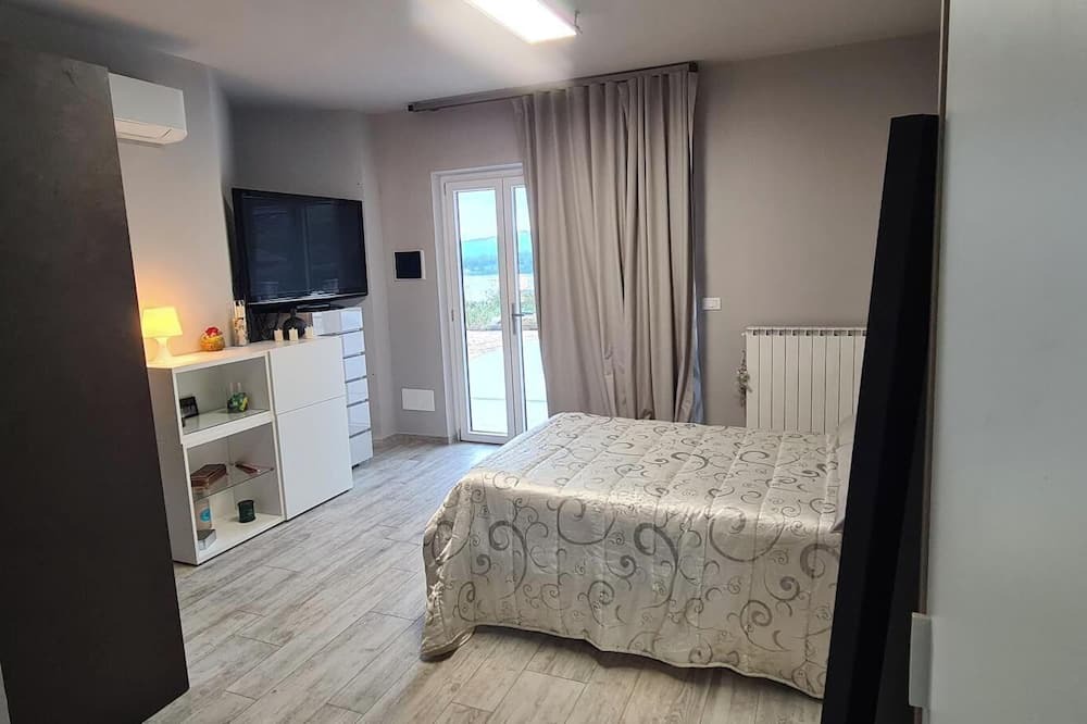 Avigliana Apartment | VILLA FIORITA STUDIO APARTMENT LAKE VIEW