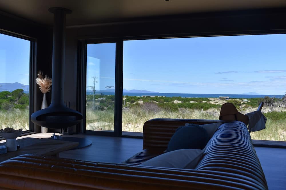 Dolphin Sands House | Anasa - Freycinet Holiday Houses