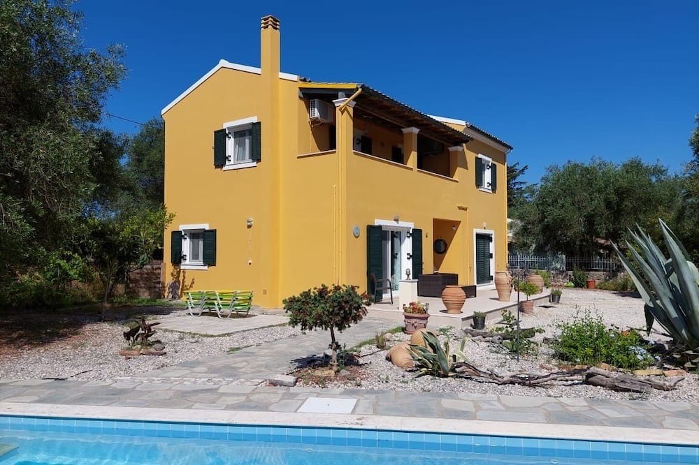 Knight's Hill Villa | Charming 2-bedroom villa with AC and WiFi in welcoming Corfu