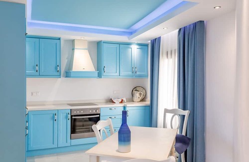 Panagia Apartment | Theoxenia Deluxe Apartment with Sea View