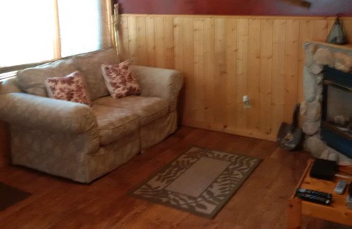 East Kootenay Cabin | Beautiful Cabin with private hot tub in quiet setting