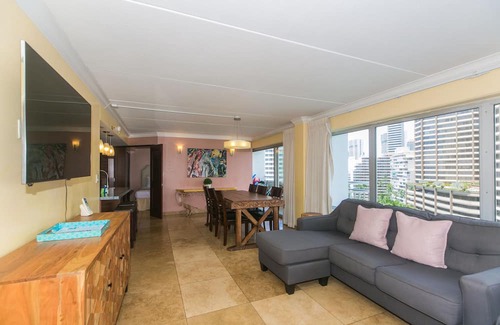 Waikiki Condo | Beautifully Remodeled 2 Bedroom Waikiki Condo - Sleeps 6!