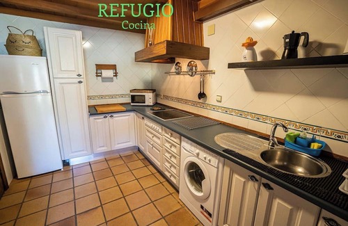 Cuacos de Yuste Cottage | Rural house * Paraje de Yuste. Ideal for families and groups, pets allowed