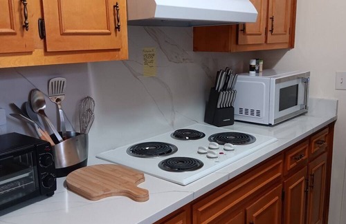 Gulf Hills House | OCEAN SPRINGS - GULF HILLS AREA nEnjoy this home away from home!