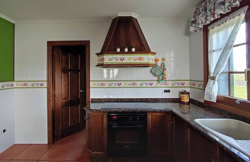 Figueras (Castropol) House | Beautiful and spacious country house in Ribadeo, with large property