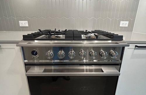 Boundary Bay Apartment | Brand new apartment by the beach