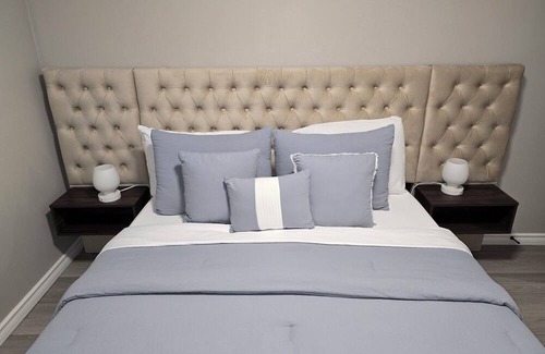 Woodstock Apartment | Opulent 2 bedroom apartment in Woodstock. 2 queen beds