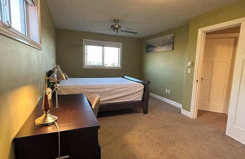 Fort St. John House | Family-size Spacious Executive Duplex