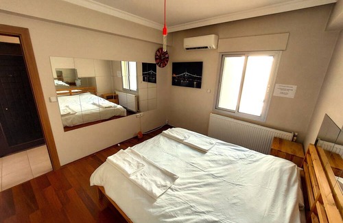 Karsiyaka Apartment | 42 Reviews-4.95/5-Full Flat on Central Shopping Street-2 Units AC-Fast Wifi