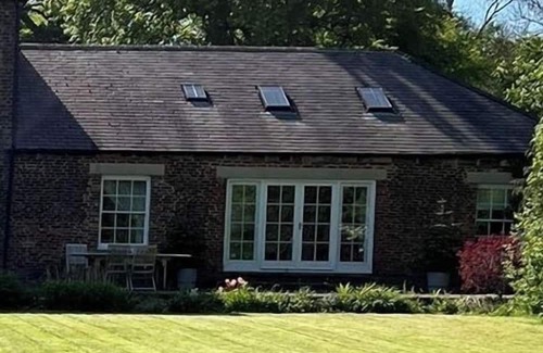 East Boldon Apartment | Mansion Annexe - private 5 acres-stunning grounds