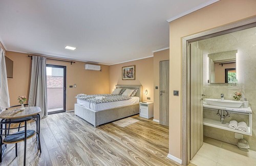 Zagreb Villa | Urban Oasis With Terrace And Parking