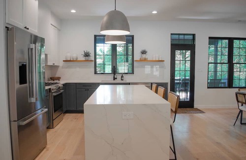 Marlboro House | The Noir House: modern new construction in the heart of Hudson Valley