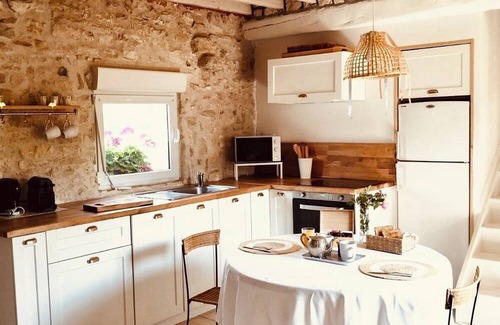 La Chaussee-d'Ivry House | Jolie Maison de Campagne à 3 Minutes à Pied du Golf Pour Vous Délasser !