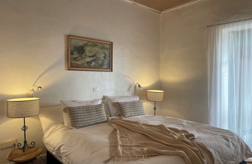 Duncan Other | Historic beachside homestead apartment by the sea