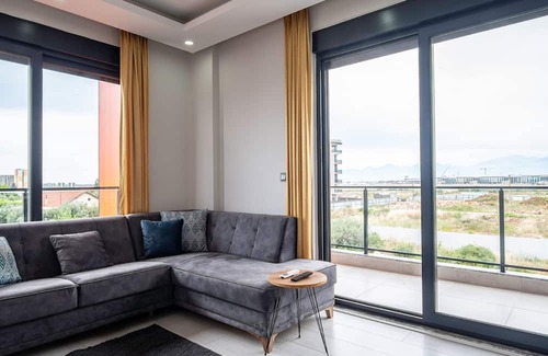 Aksu Apartment | Modern Residence with Shared Pool in Antalya Aksu
