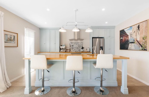 Lake Hawea House | Home nestled in Hawea - A four-bedroom Hawea home with mountain views. Enjoy a modern kitchen, spacious living areas, two bathrooms, and a cosy fireplace