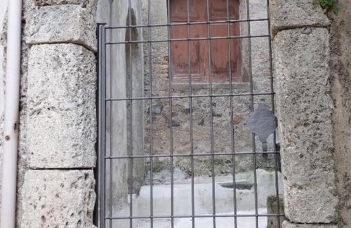 Mili San Pietro Apartment | La Camera nel Villaggio Vicina al Polo San Filippo Sede di Concerti a Messina