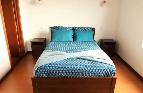 Pico Island House | The Blue Eden - Double Bedroom With Ocean View