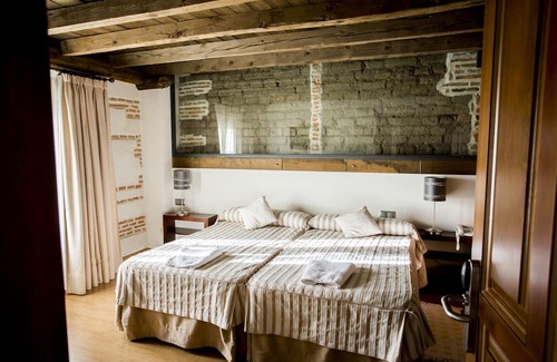 Velayos Apartment | Double room with whirlpool bath