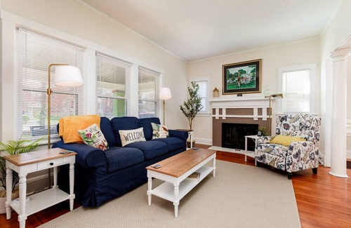 Maplewood House | Charming Cottage in Maplewood