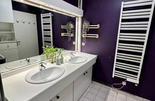 Les Aunettes Apartment | Cosy apartment with garden and parking, close to Paris