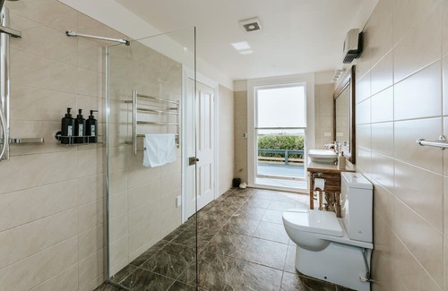 Oamaru House | Tees Oasis - Oamaru Holiday Home