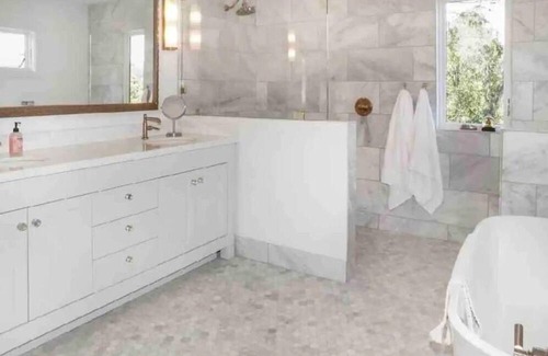 Woodacre House | Most luxurious dog friendly home in West Marin