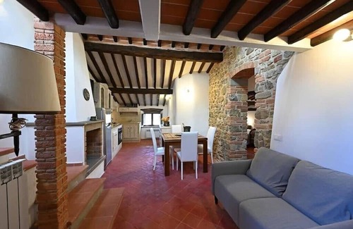 Castelnuovo dei Sabbioni House | Vrbo Property
