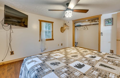 Wellston Cabin | Jackson County Cabin w/ Fire Pits & ATV Trails!