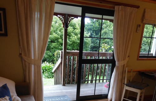 Karangahake Cottage | Ideal couples getaway in the beautiful, quiet hills of Karangahake Gorge.