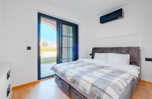 Alacati Apartment | Duplex Villa w Garden, Sauna, Balcony in Alacati