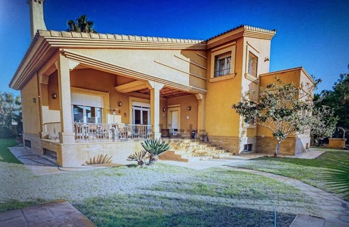 Aljaraque Ski Chalet | Excellent Chalet next to the beach and golf course