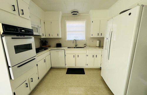 Estelle House | Charming 2-Bedroom Escape Near New Orleans!