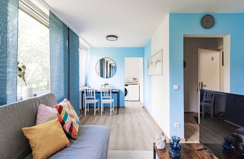 Duisburg City Center Apartment | - Heavenly Apartment in the Heart of Duisburg - Hbf - Big TV & Working Space -