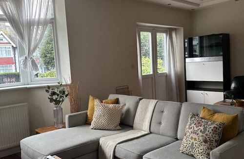 Preston House | 5 minutes from Wembley Stadium,Welcome to our spacious & luxurious Himani's Home