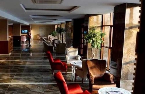 Batman Hotel | Mesa Otel