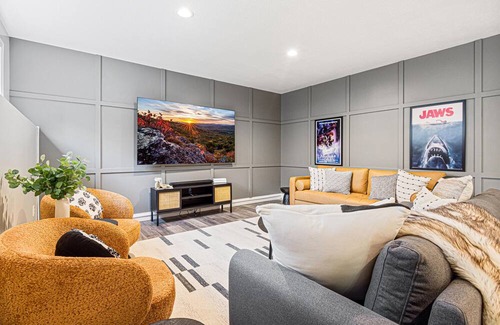 Hendersonville House | New! Heated Pool|Hot Tub|Game Rm|Firepit|Sleeps 16