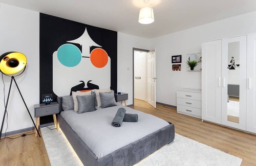 Sefton Park Apartment | Iconic Beatles and Liverpool Culture Home