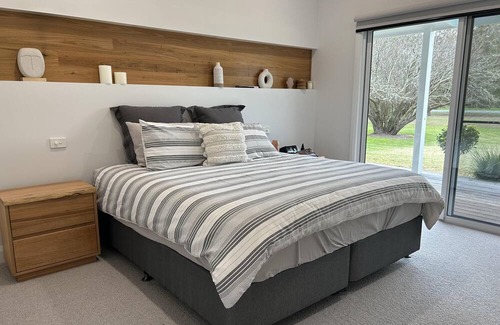 Yarram Other | Luxury farm house, Woodside. 10 min to a beach or a 25 min drive to a forest.