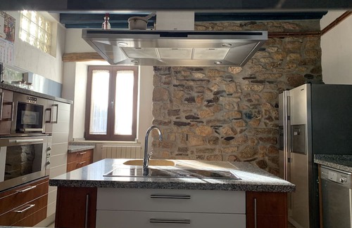 Villar de Ciervo Cottage | Casa Rural Para Grupos Grandes con Piscina, Parking Privado, Patio Barbacoa