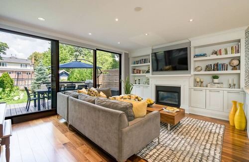 Yonge and Lawrence House | **Stunning home in midtown Toronto. Spacious home suitable for large parties**