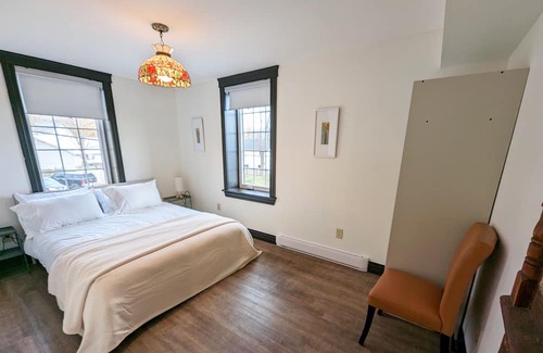 Canning Apartment | Beautiful River View Apartment in Wine Country