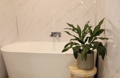 Monash House | The River Shack is located on the banks of the Stunning River Murray.